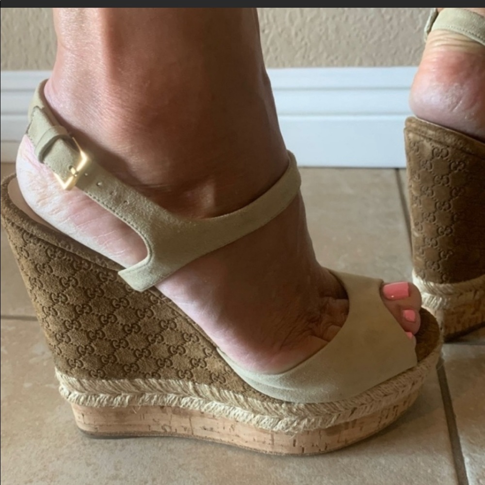 Gucci wedges very cute and comfortable authentic